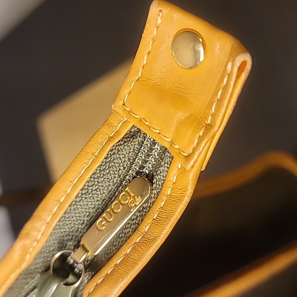 RARE VINTAGE GUCCI PLUS CLUTCH - Picture 6 of 13